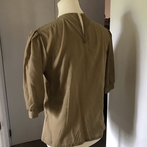 Vintage, super cute and unique, army green top - Picture 3 of 6